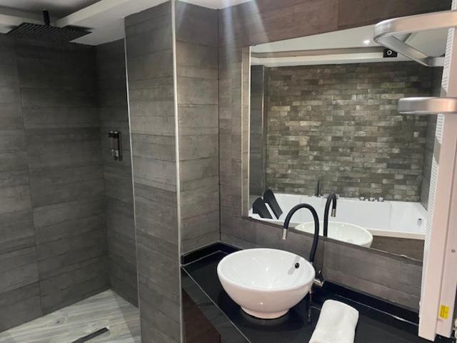Apartamentos Las 7 Esencias Linares  Eksteriør billede